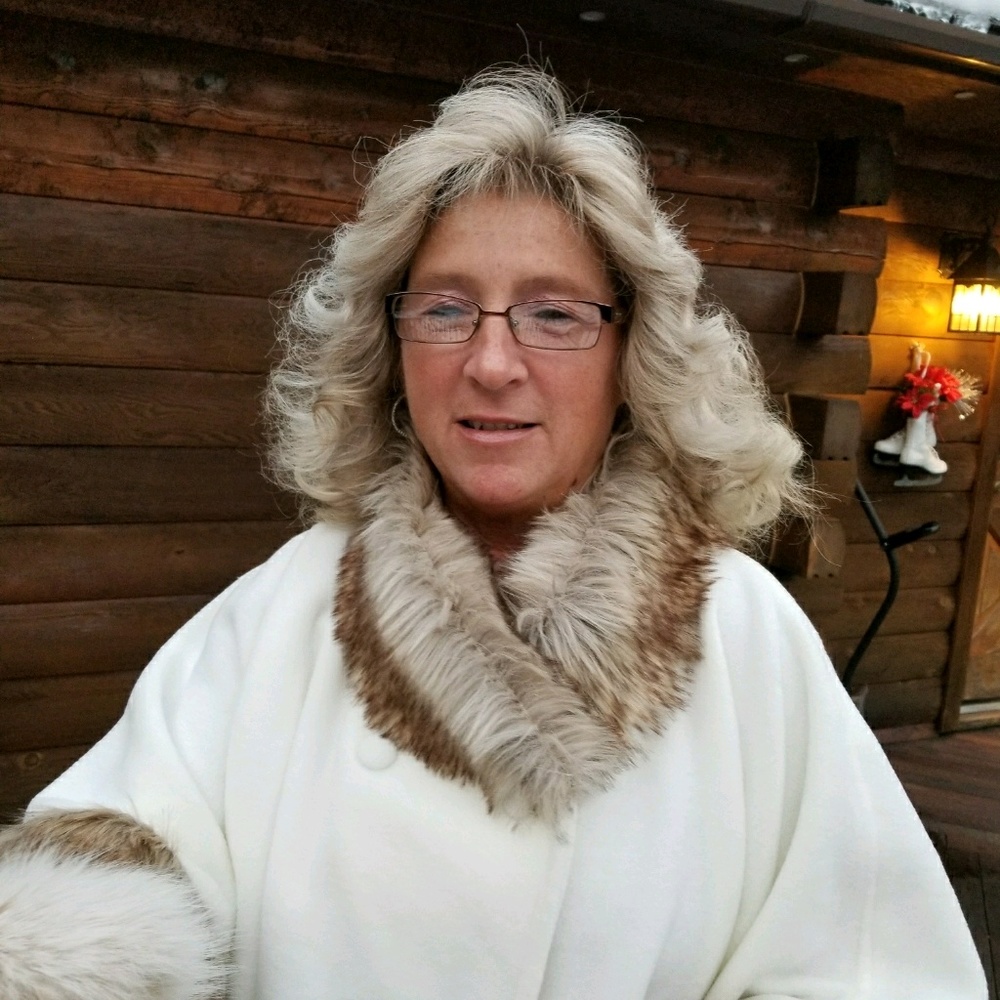 Meet your Posher, Laurie